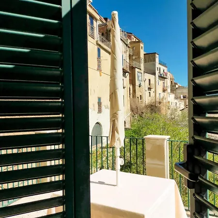 Couette-café Idria 14 *